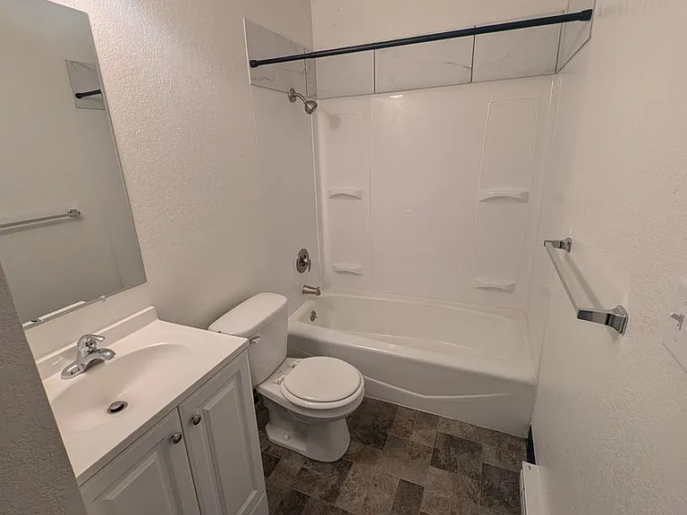 211-225 N Peterson Dr — Photo 45
