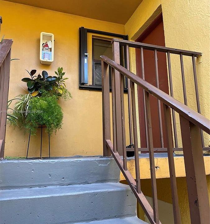 1st image of 590 NW 114th Ave APT 204