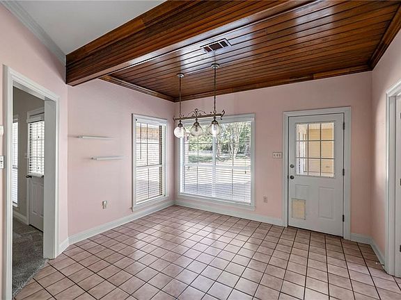 5th image of 8211 Gwendolyn Dr
