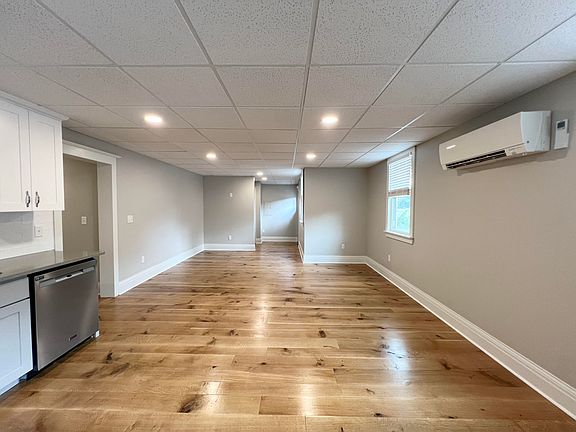 4th image of 1093 Delaware Ave #6
