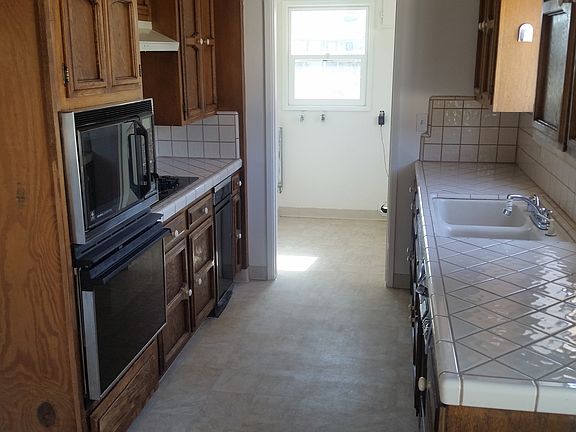 3rd image of 429 N Traymore Ave