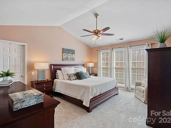 5th image of 2825 Yorkview Ct