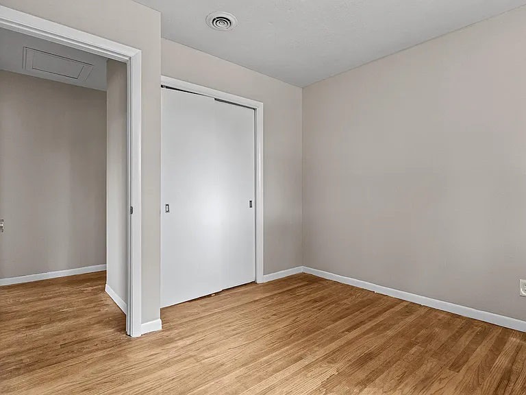 1426 Springview Dr — Photo 15