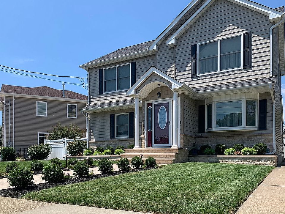 2nd image of 1048 North Dr