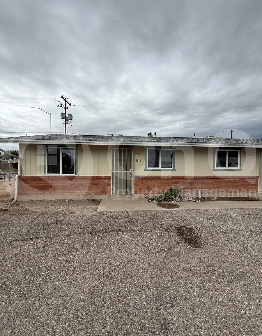 2 bed, 1.0 bath, 650 sqft, $1,095 — Photo 1