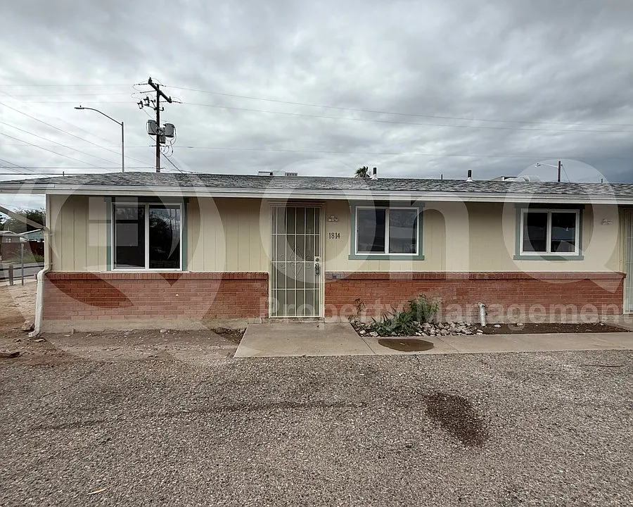 1814 S Van Buren Ave