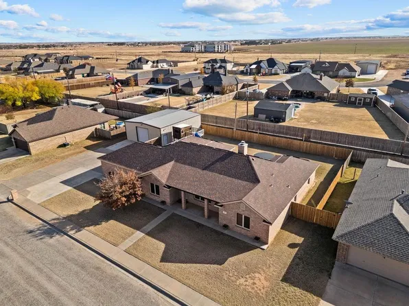 907 12th St, Wolfforth, TX 79382