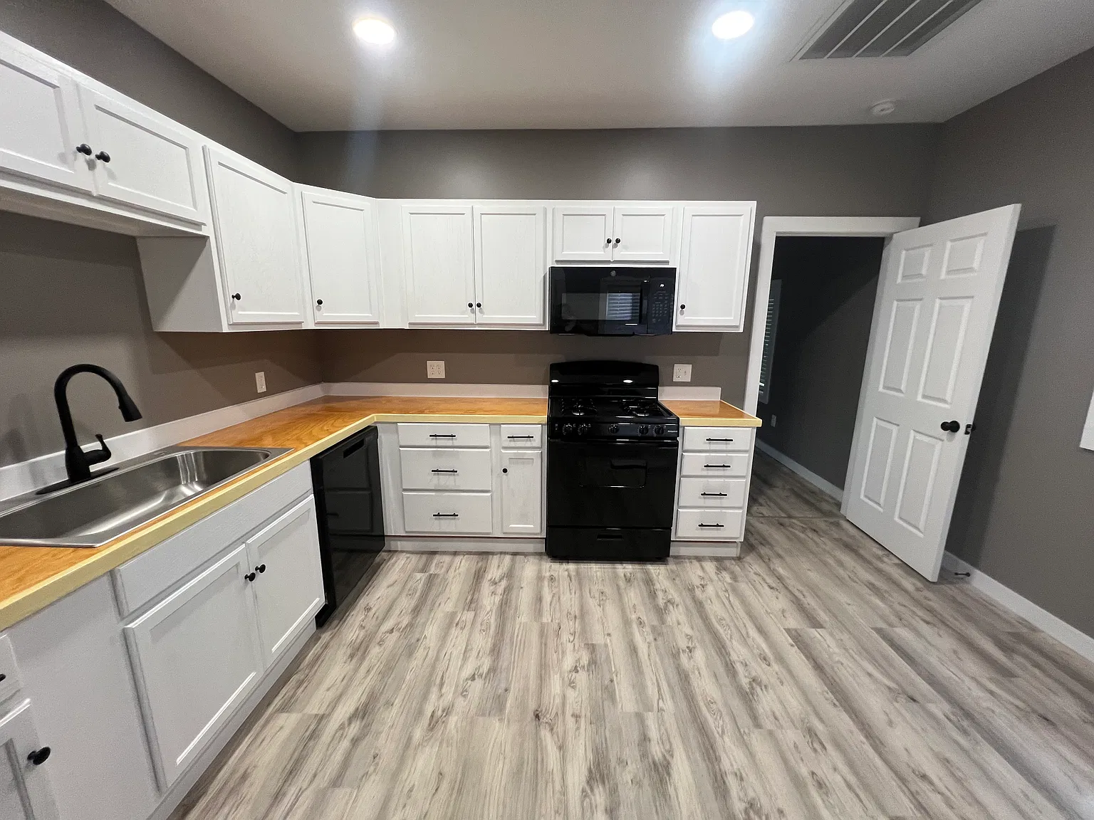 1 bed, $750 — Photo 2