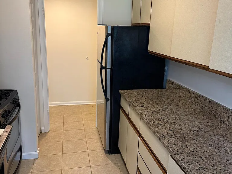 1942 Kennedy Dr #201 — Photo 8