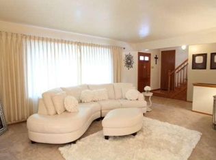 5391 W Radcliffe Dr, Brown Deer, WI 53223