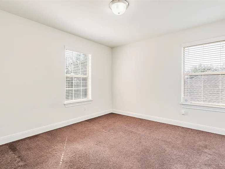 5728 Siragusa Dr — Photo 28