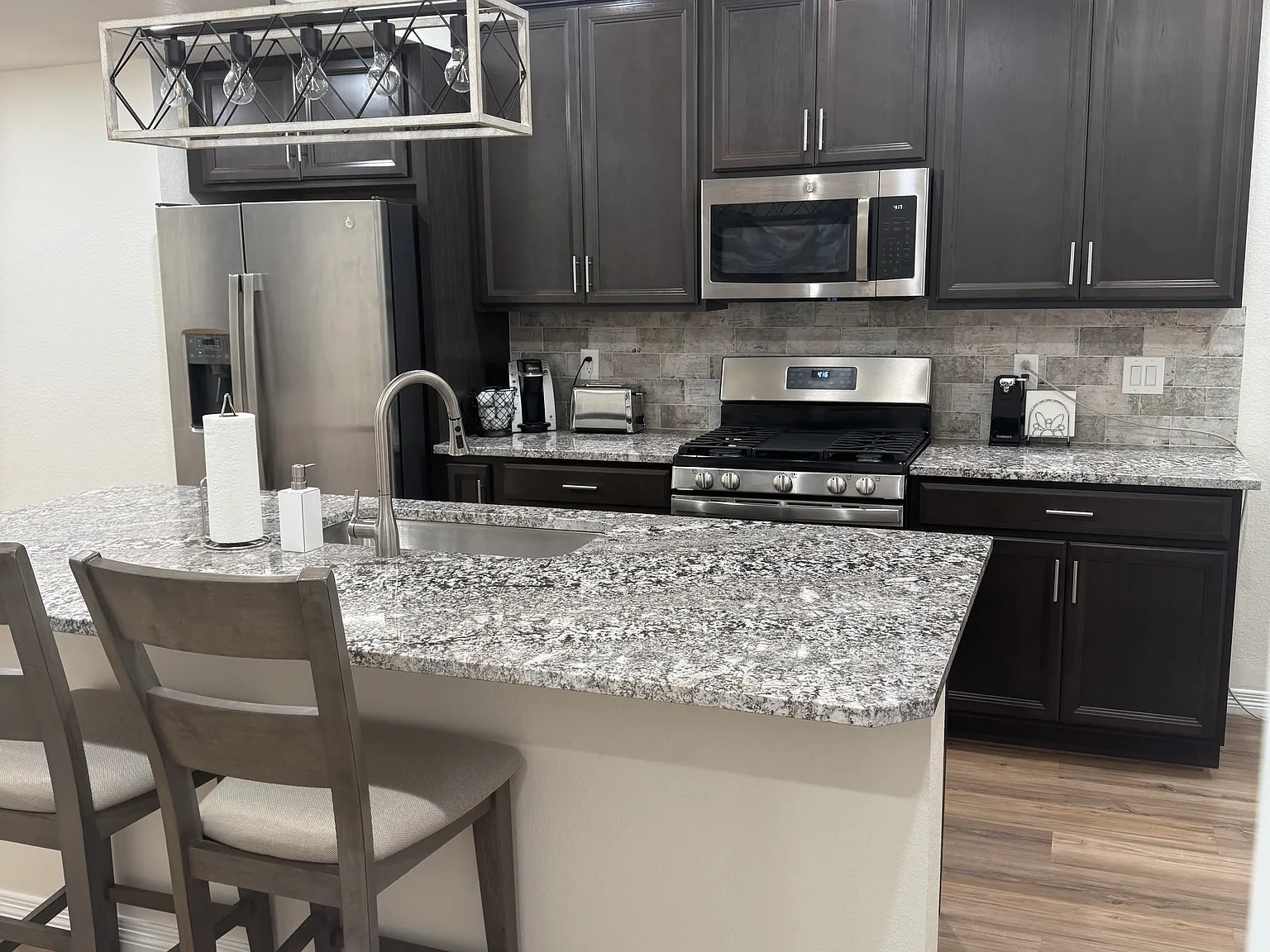 2 bed, 1700 sqft, $1,600 — Photo 3
