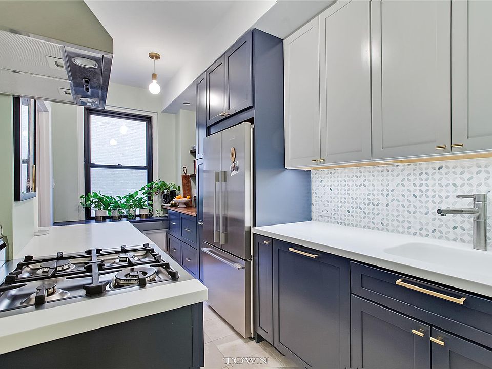 1st image of 135 Eastern Pkwy APT 3L