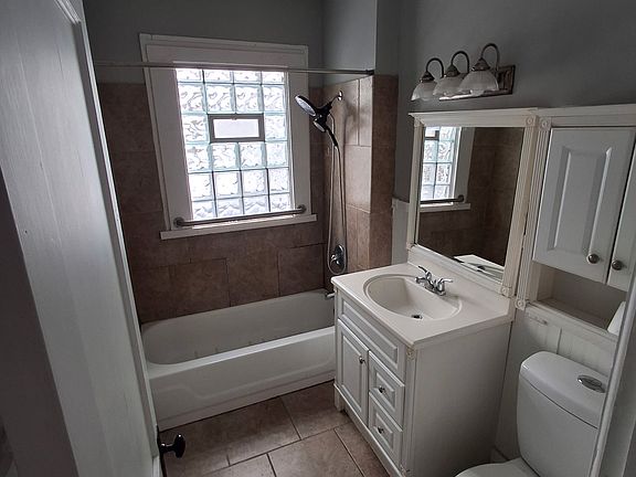 3rd image of 321 N 2nd St