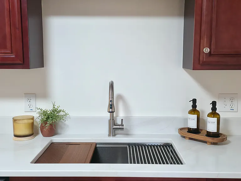 803 Broderick Cir — Photo 16