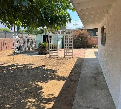 2nd image of 26722 Cypress St