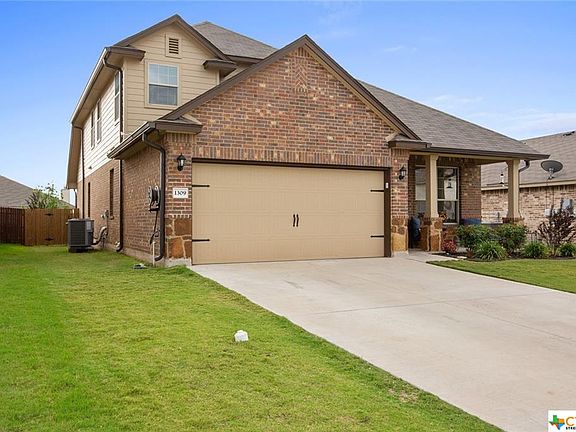 2nd image of 1309 Emerald Gate Dr