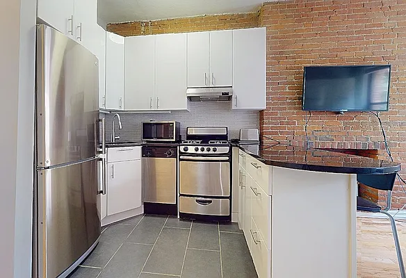 Rented by 346 Realty Group LLC | media 2