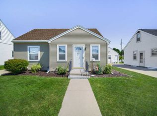 419 S 30th St, Manitowoc, WI 54220