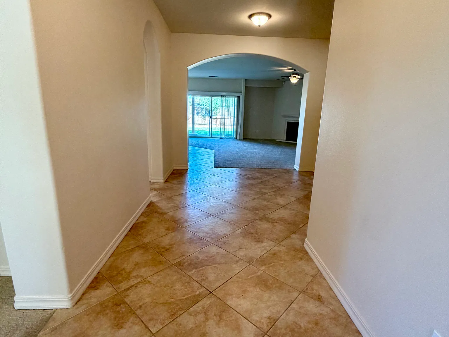 3 bed, 2512 sqft, $2,750 — Photo 4