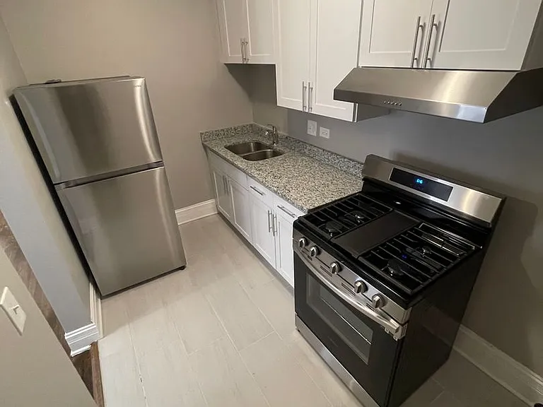 11023 S Vernon Ave #1B — Photo 1