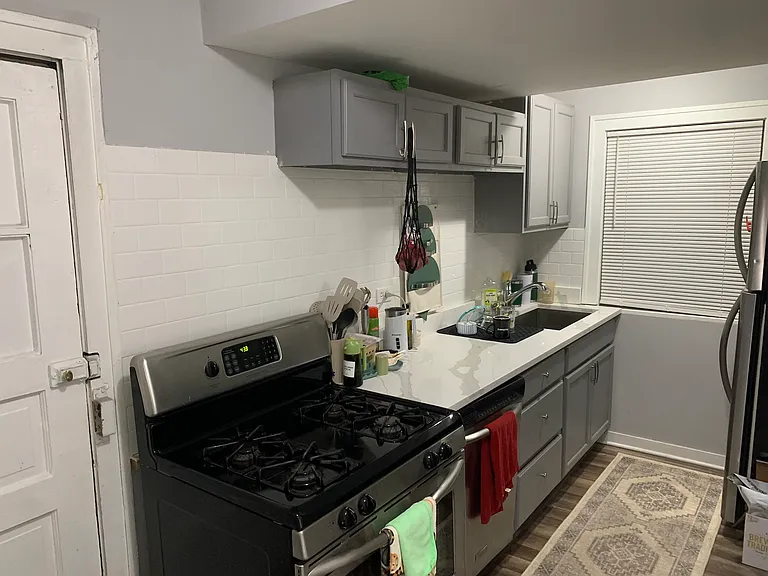 1021 W Wellington Ave #G — Photo 14