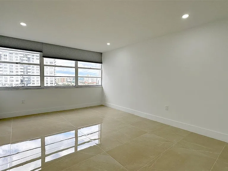 18071 Biscayne Blvd #1202 — Photo 30