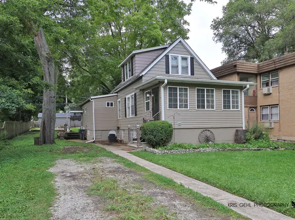 2814 Elisha Ave, Zion, IL 60099