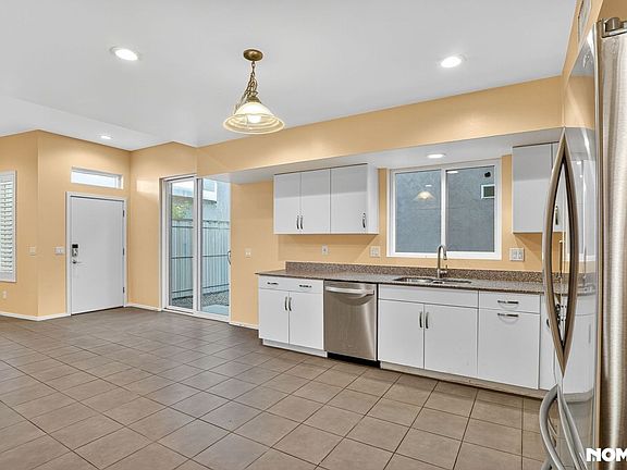 4th image of 841 E Park Modern Dr