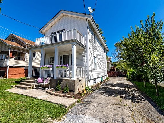 Driveway to Back of House
