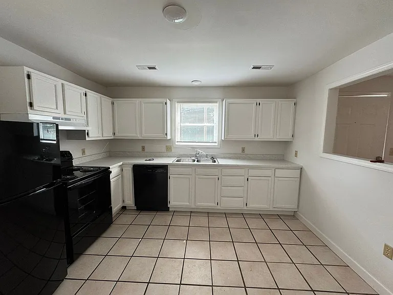 507 Banks Ave — Photo 6