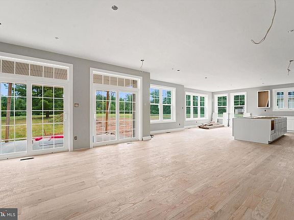 3rd image of 324 Bishop Hollow Rd