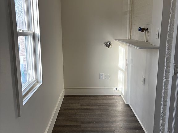 5th image of 128 Pearl St Floor 2