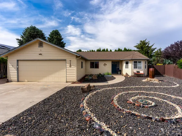 710 NW 21st Ct, Redmond, OR 97756