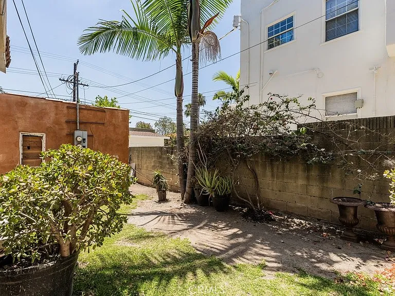 1100 S Highland Ave — Photo 31