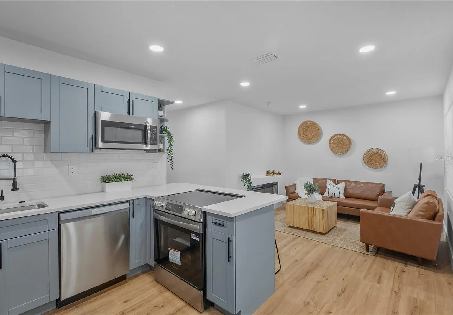 3 bed, 1040 sqft, $2,600 — Photo 4