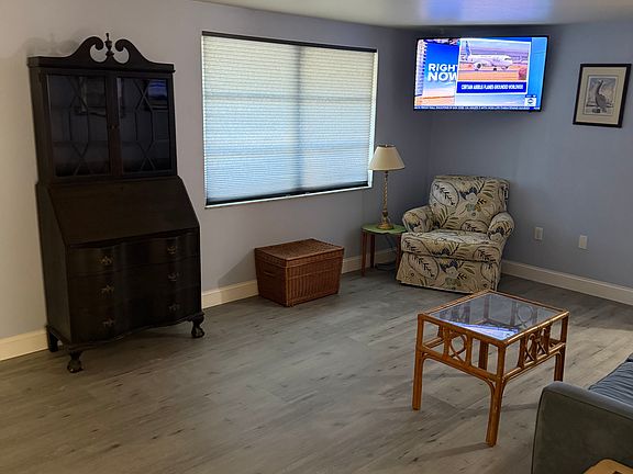 3rd image of 3467 Shamrock Dr