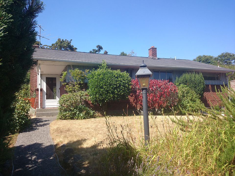 2nd image of 4814 SW Niesz Ct