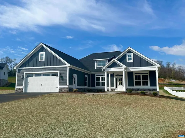 193 Rolling Oaks Dr, Fishersville, VA 22939