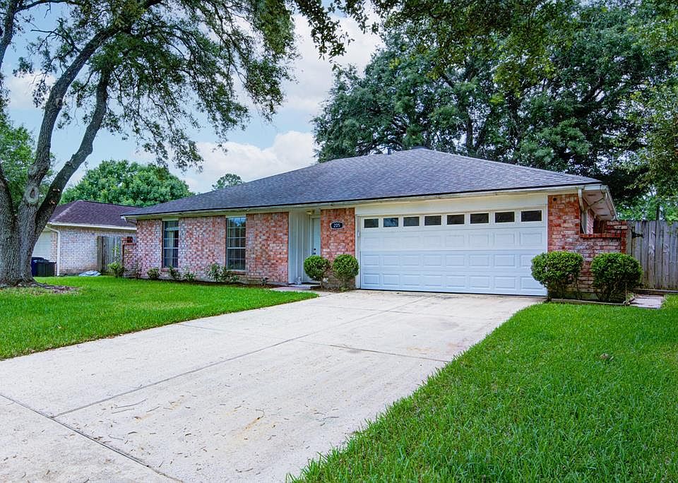1st image of 205 Oakwood Street