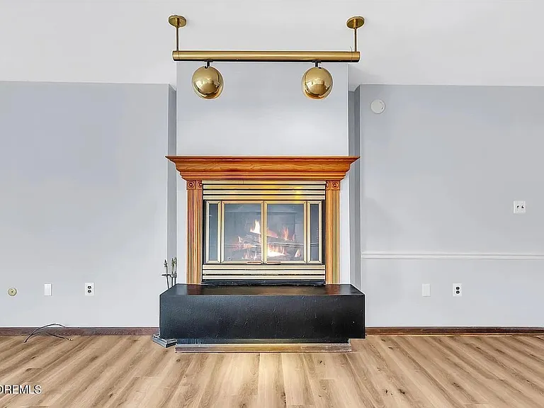 1097 S Lakewood Farmingdale Rd — Photo 6