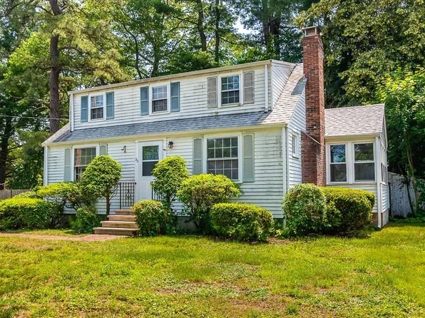 22 Londonderry Rd, Framingham, MA 01701