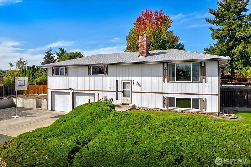 2nd image of 1710 S 73rd Avenue