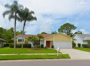 3230 Centerwood Dr, Tarpon Springs, FL 34688