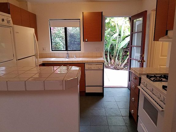 4th image of 1010 Electric Ave #1010