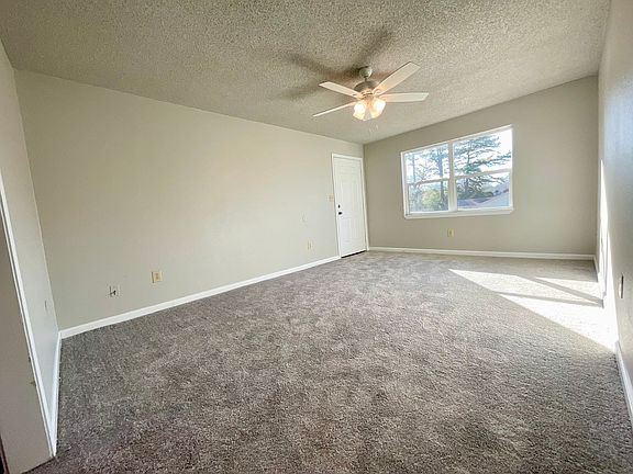 2nd image of 42 Stoneybrook Ln APT 4