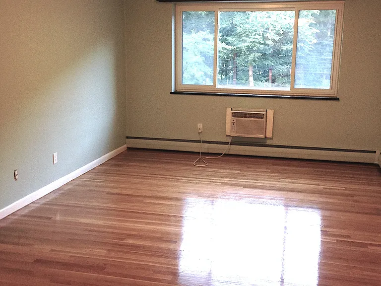 205 Kent St #18 — Photo 3