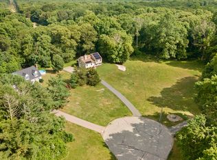 9 Conrad Ct, Gales Ferry, CT 06335