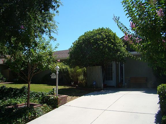 2nd image of 550 Claremont Dr