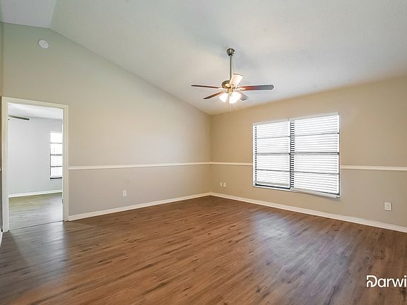 5th image of 120 Rosewood Ct